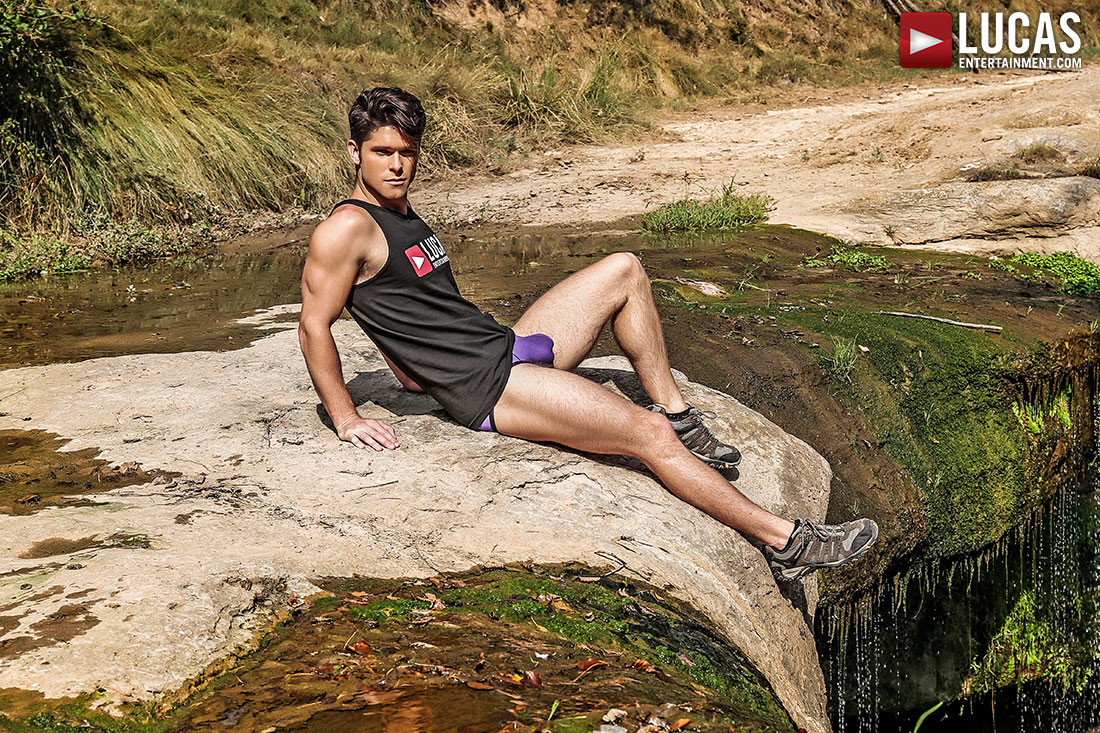 Devin Franco Shows Off His Bulge