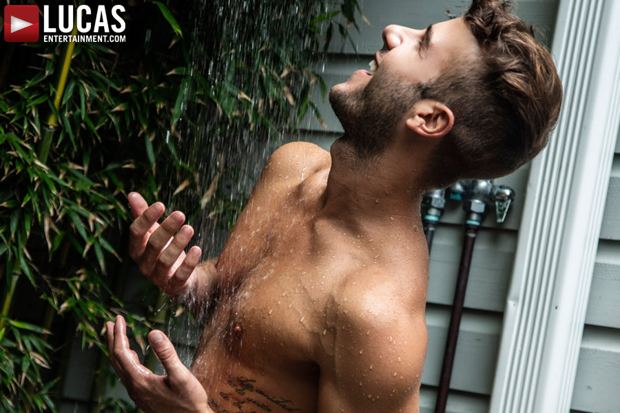 Allen King Looks Hot As Fuck Showering Off On Fire Island