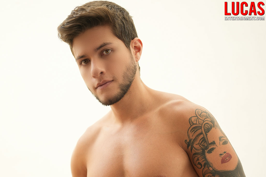 Check Out How Cute And Hot Tiago Santana Is