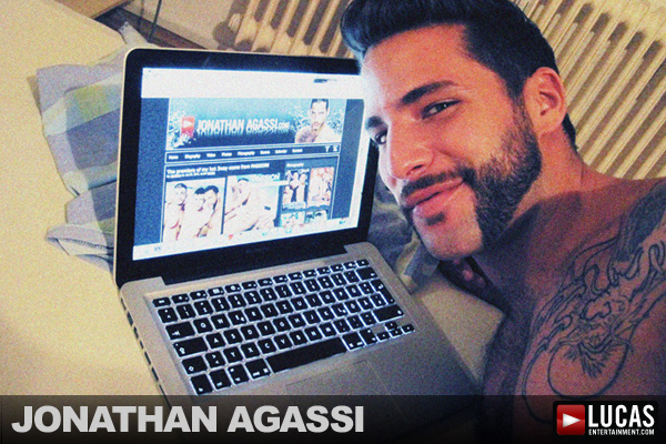 Jonathan Agassi plays sex master in a threesome… and buys a Mac!
